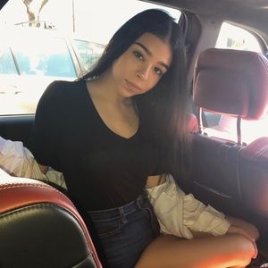 Meet your Posher, Julissa